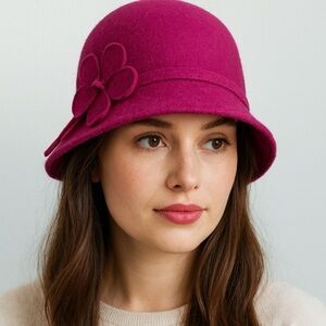Beautiful vintage  magenta wool hat